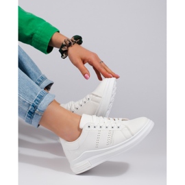 Zapatillas deportivas blancas en la plataforma Shelovet. blanco 4