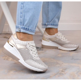 Zapatos cuña piel calados cómodos beige S.Barski LR29587 2