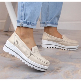 Mocasines de mujer en piel con plataforma calada beige Artiker 52C2119 2