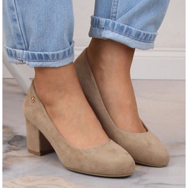 Zapatos de salón de ante beige para mujer en el puesto eVento 5952 3
