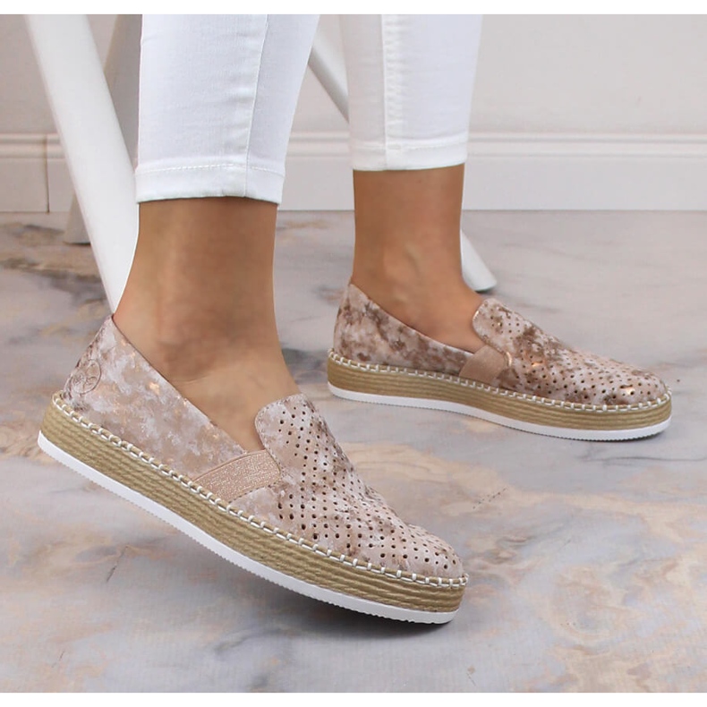Slip-on mujer cómodos calados oro rosa Rieker L7852-31 dorado 1
