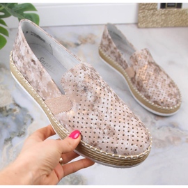 Slip-on mujer cómodos calados oro rosa Rieker L7852-31 dorado 3