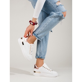 Zapatillas deportivas de mujer Shelovet blancas con aplicación dorada blanco 3