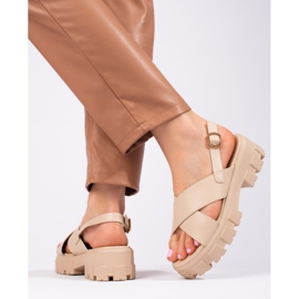 Sandalias beige con plataforma de Vinceza 3