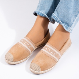 Alpargatas de mujer en ante beige de Vinceza 5