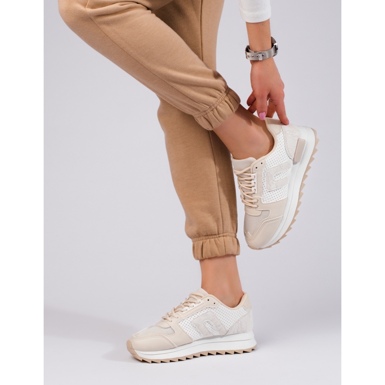 Zapatillas beige con suela gruesa de Shelovet 1
