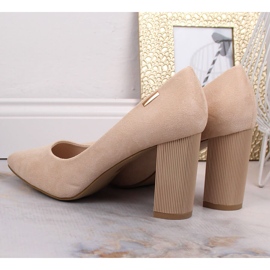 Zapatos de tacón de ante beige para mujer en el puesto T.Sokolski W23-402 6