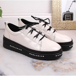 Zapatos cómodos piel lacada plataforma beige S.Barski LR29592 5