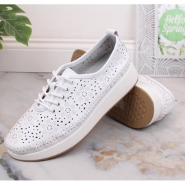 Zapatos deportivos de cuero de mujer en la plataforma calada blanca Filippo DP4606 blanco 7
