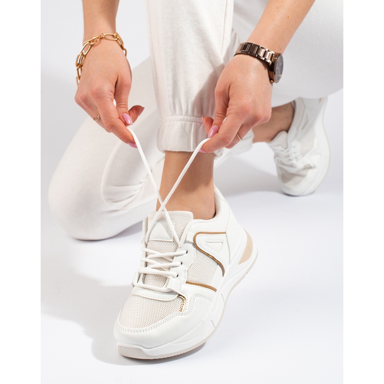 Zapatillas blancas de mujer con suela gruesa Shelovet. blanco 2