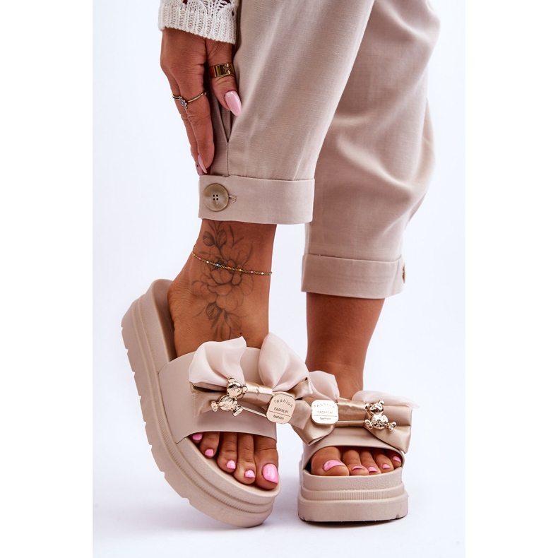 PE1 Pantuflas Con Lazo Y Peluche Decorativo Beige Suzy 1