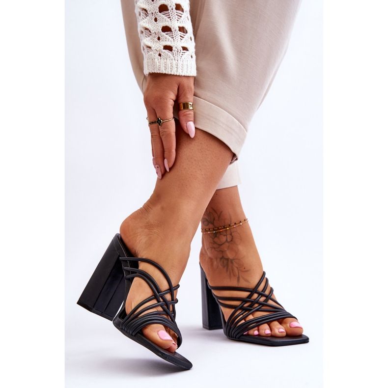 Sandalias De Tacón Con Tiras Negro Beckie 2