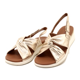 Caprice Sandalias de piel metalizada Platino 9-28300-20 959 dorado 5