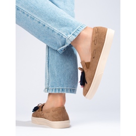 Slip-on slip-on ante marrón con borlas Shelovet beige 1