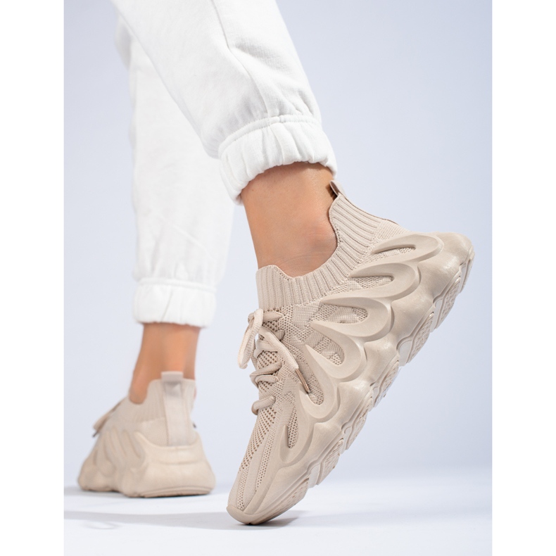 Deportivas de mujer Shelovet de tejido beige 2