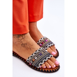 Pantuflas con adornos negros Bellisa para mujer 7