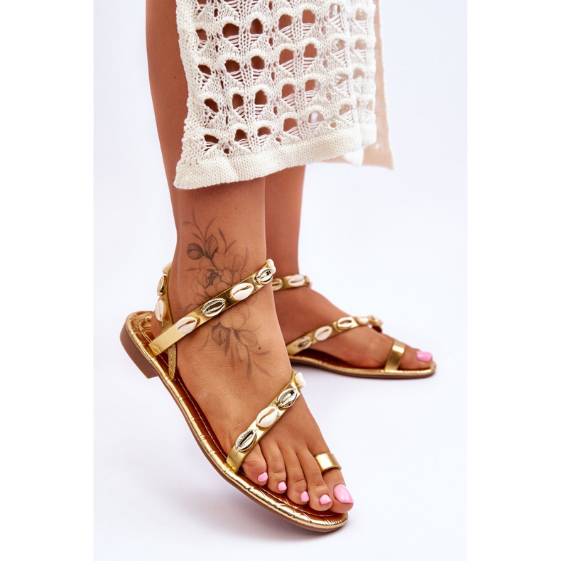 Sandalias De Mujer Con Conchas Decorativas Dorado Verdem 1 Sandalias De Mujer Con Conchas Decorativas Dorado Verdem 1