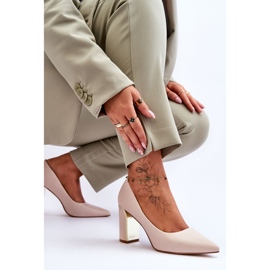 PS1 Bombas clásicas en un tacón Elizabeth beige decorativo 6