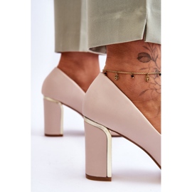 PS1 Bombas clásicas en un tacón Elizabeth beige decorativo 5
