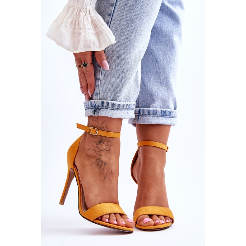 Sandalias de gamuza en un tacón alto Liberty amarillo 1 Sandalias de gamuza en un tacón alto Liberty amarillo 1