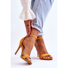 Sandalias de gamuza en un tacón alto Liberty amarillo 2