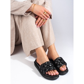 Zapatillas negras sobre una gruesa plataforma Shelovet negro 1