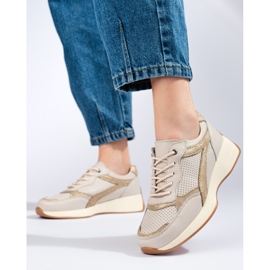 Zapatillas beige de cuero en la plataforma Shelovet 1