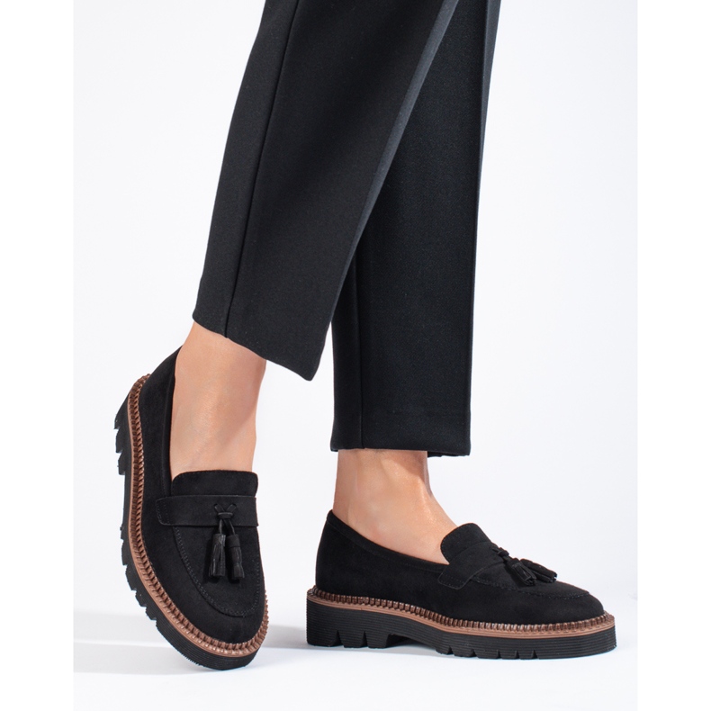 Mocasines con borlas en ante negros de Vinceza 1