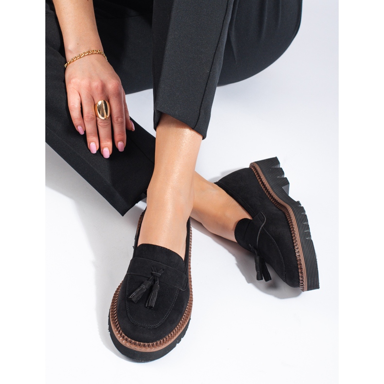 Mocasines con borlas en ante negros de Vinceza 2