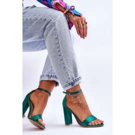 Sandalias de tacón alto de satén verde Linsy 6