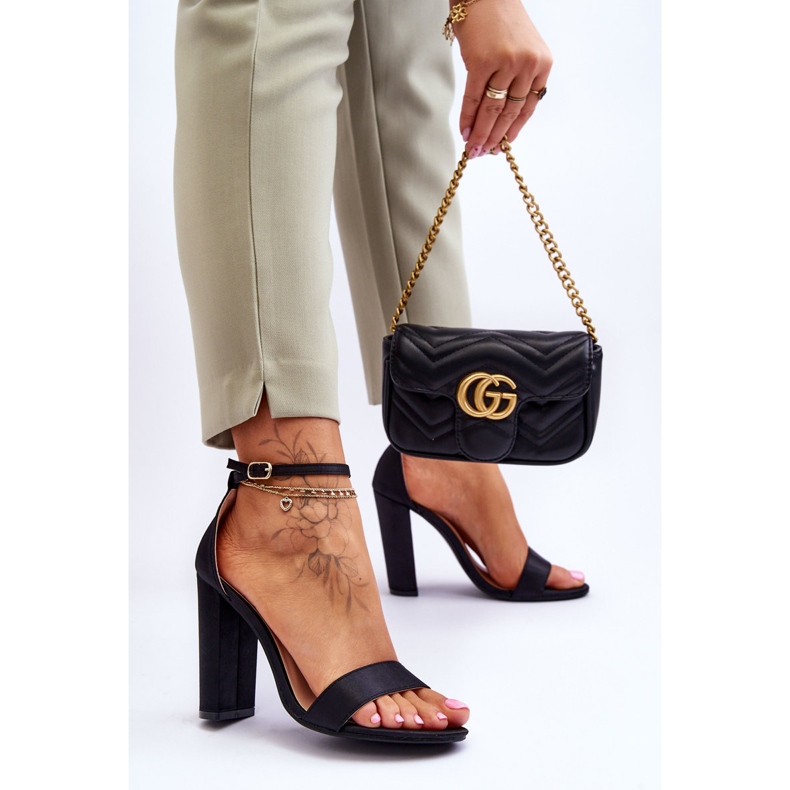 Sandalias Tacón Alto De Satén Negro Linsy 2