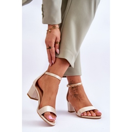 PG1 Sandalias de tacón bajo en satén beige Juliet 2