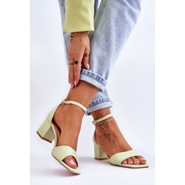 PG1 Sandalias De Ecopiel Con Tacón Bajo Verde Claro Whitney 2