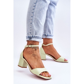 PG1 Sandalias De Ecopiel Con Tacón Bajo Verde Claro Whitney 3