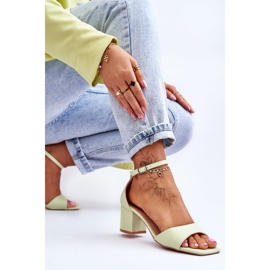 PG1 Sandalias De Ecopiel Con Tacón Bajo Verde Claro Whitney 5