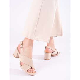 Sandalias de tacón alto en ante beige de Shelovet 2