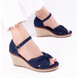Sandalias tipo alpargata con cuña azul marino de Shelovet 3