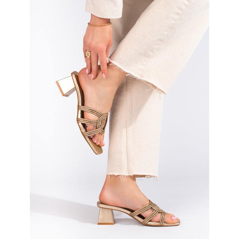 Elegantes zapatillas de estar por casa Shelovet doradas para mujer dorado 2