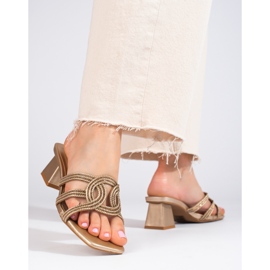 Elegantes zapatillas de estar por casa Shelovet doradas para mujer dorado 3