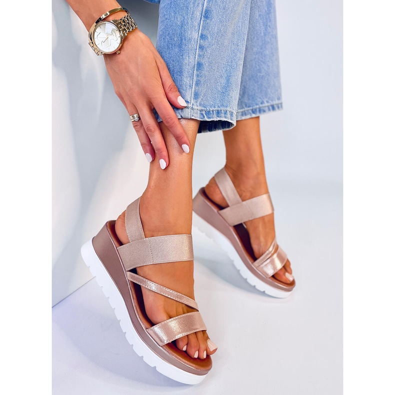 BM sandalias Carlton Champagne con cuña rosa 2