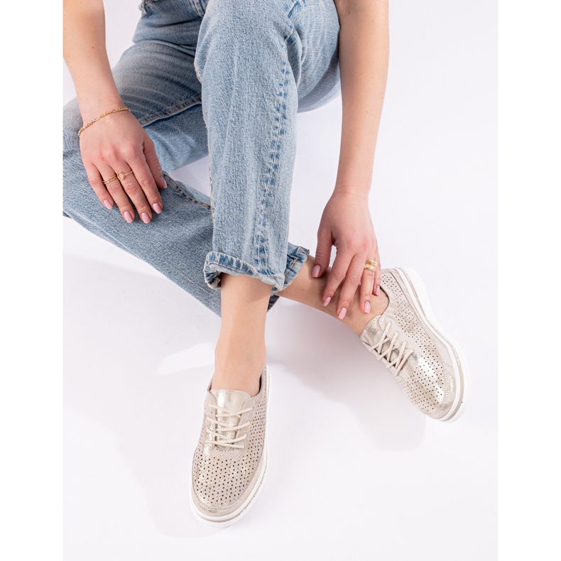 Zapatos calados de cuero para mujer en la plataforma dorada de Shelovet. dorado 1