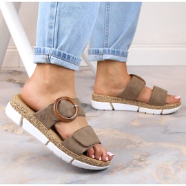 Cómodas pantuflas de mujer con velcro beige Rieker V2392-62 5