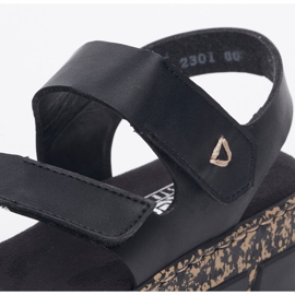 Sandalias de mujer cómodas en una plataforma de velcro negro Rieker V2301-00 13