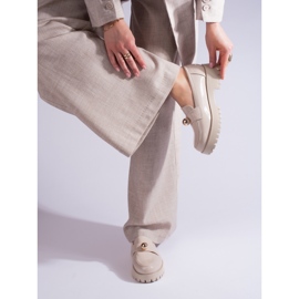 Mocasines lacados con decoración dorada Shelovet beige 2