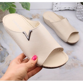 Babuchas mujer cuña piel beige T.Sokolski L22-301 2