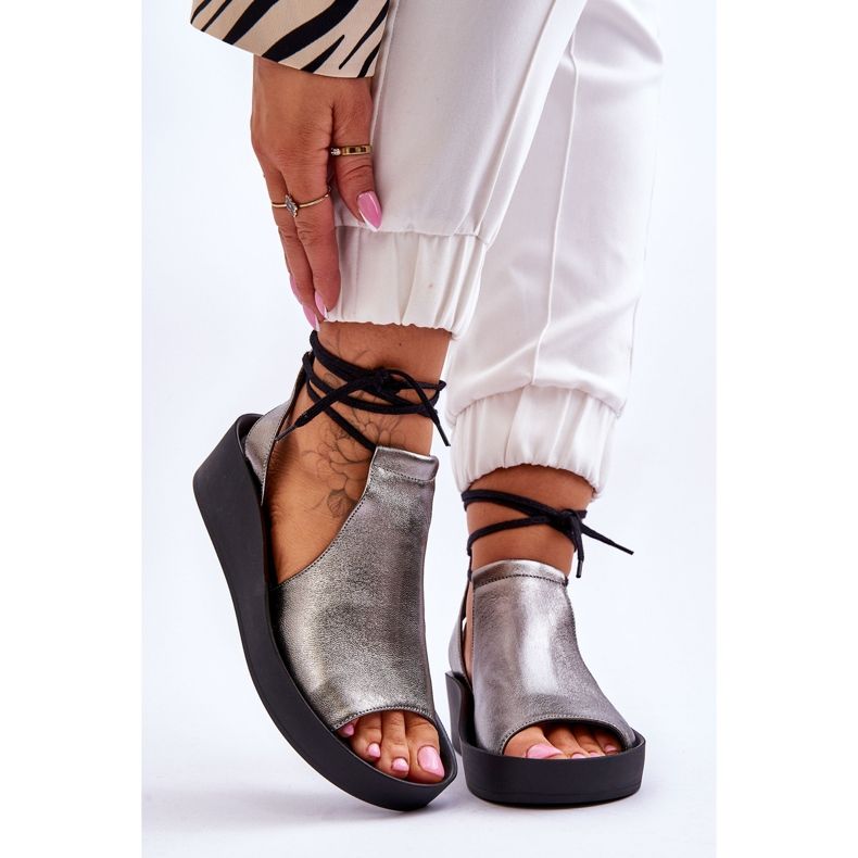 Sandalias Piel Cuña Nicole 2743/063 Plata-Negro 1