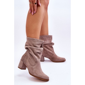Maciejka Suede Slip-On Boots 06005-10 Beige oscuro 5