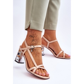 S.Barski Sandalias Lacadas Sobre Tacón Decorativo D&amp;A CR-232 Beige 3