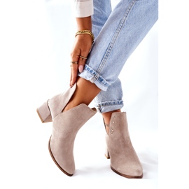 Lewski Shoes Botines de ante para mujer con recortes Lewski Cappuccino 3074 / B beige 2 Lewski Shoes Botines de ante para mujer con recortes Lewski Cappuccino 3074 / B beige 2