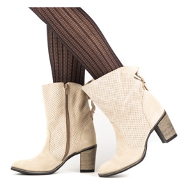 Botas beige Sophia de piel calada 5